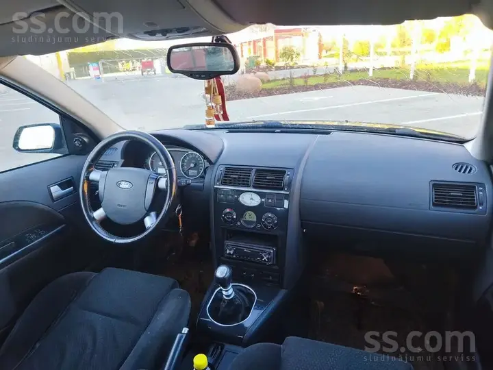 Ford Mondeo 2002 photo 3