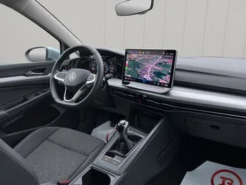 Volkswagen Golf 2024 photo 2
