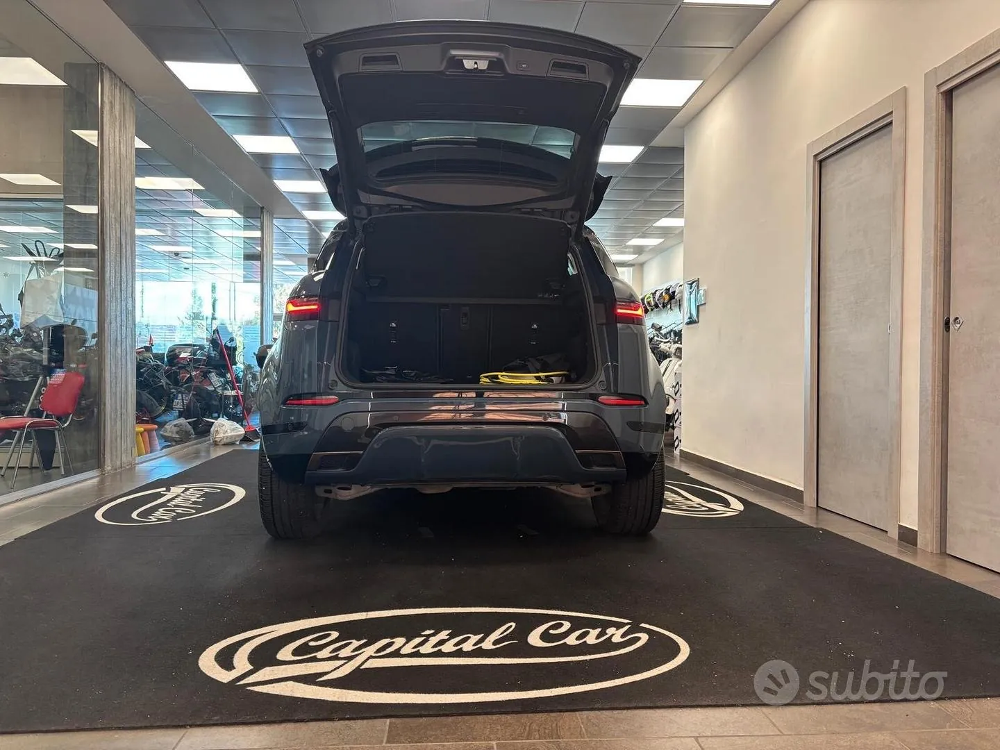 Land Rover Range Rover Evoque 2024 photo 3
