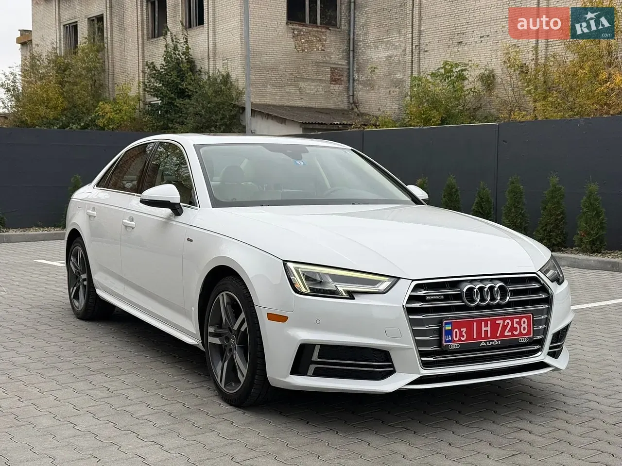 Audi A4 2017 photo 3