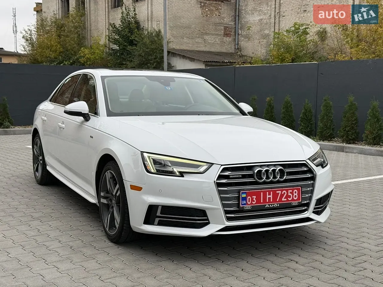 Audi A4 2017 photo 4