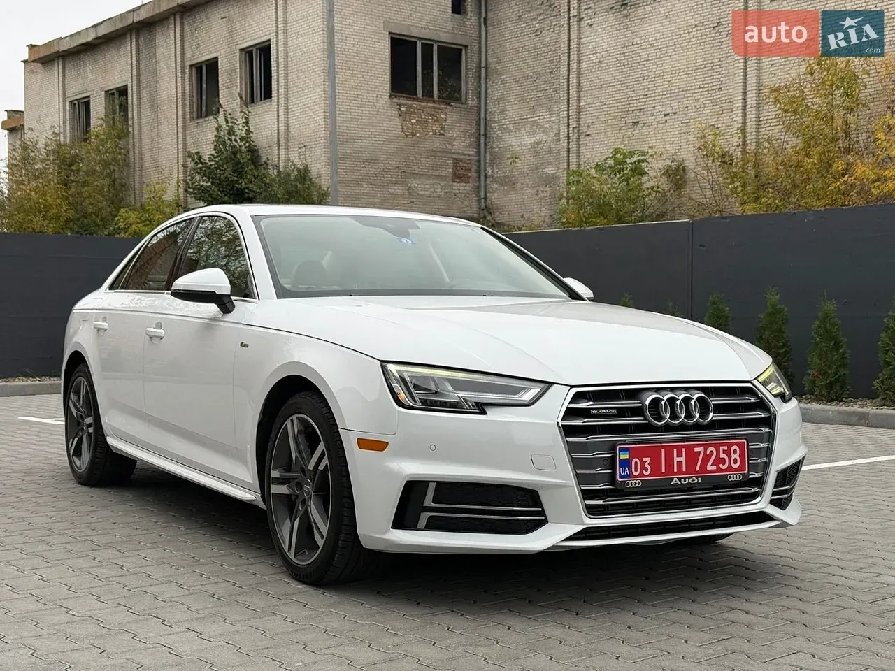 Audi A4 2017 photo 2