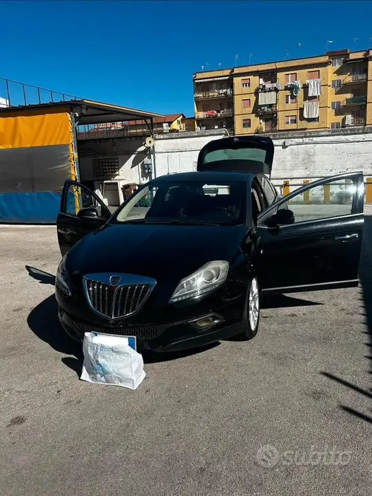 Lancia Delta 2010 photo 2