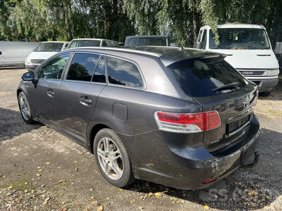 Toyota Avensis 2010 photo 3
