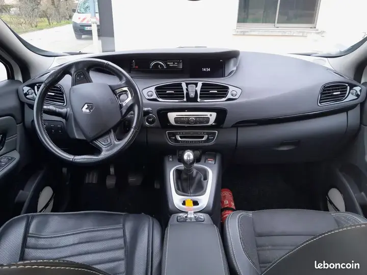 Renault Grand Scenic 2016 photo 3