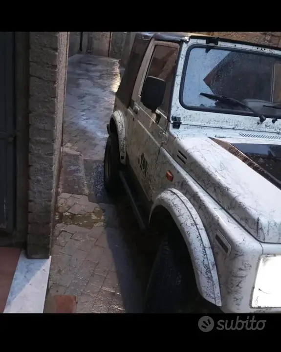 Suzuki Samurai 2000 photo 2