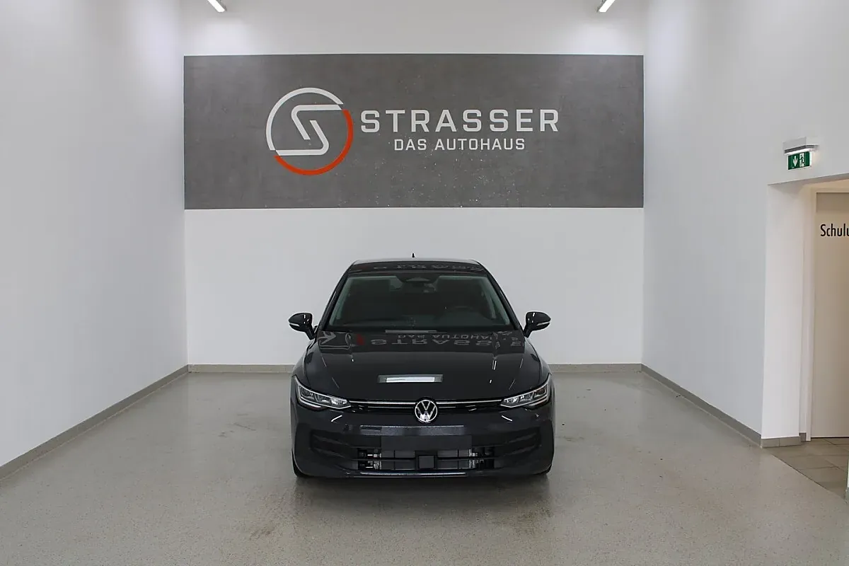 Volkswagen Golf 2026 photo 2