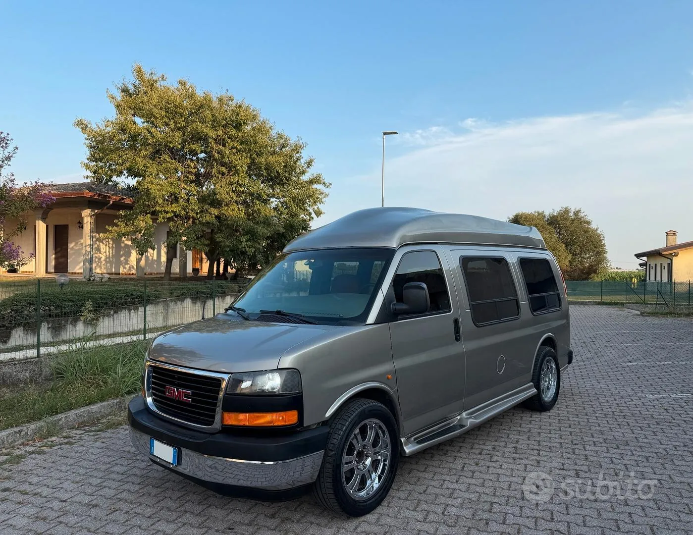 GMC Savana