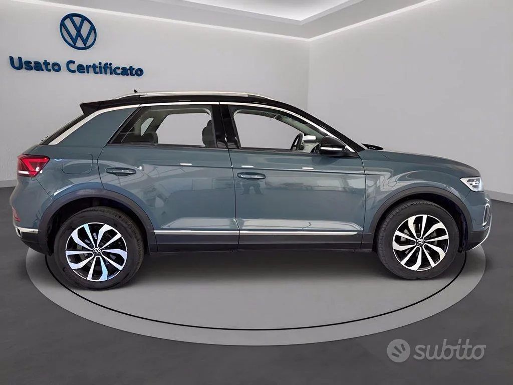 Volkswagen T-Roc 2023 photo 3
