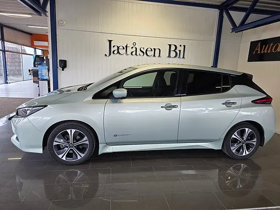 Nissan Leaf 2018 photo 2