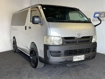 Toyota Hiace 2008 photo 2
