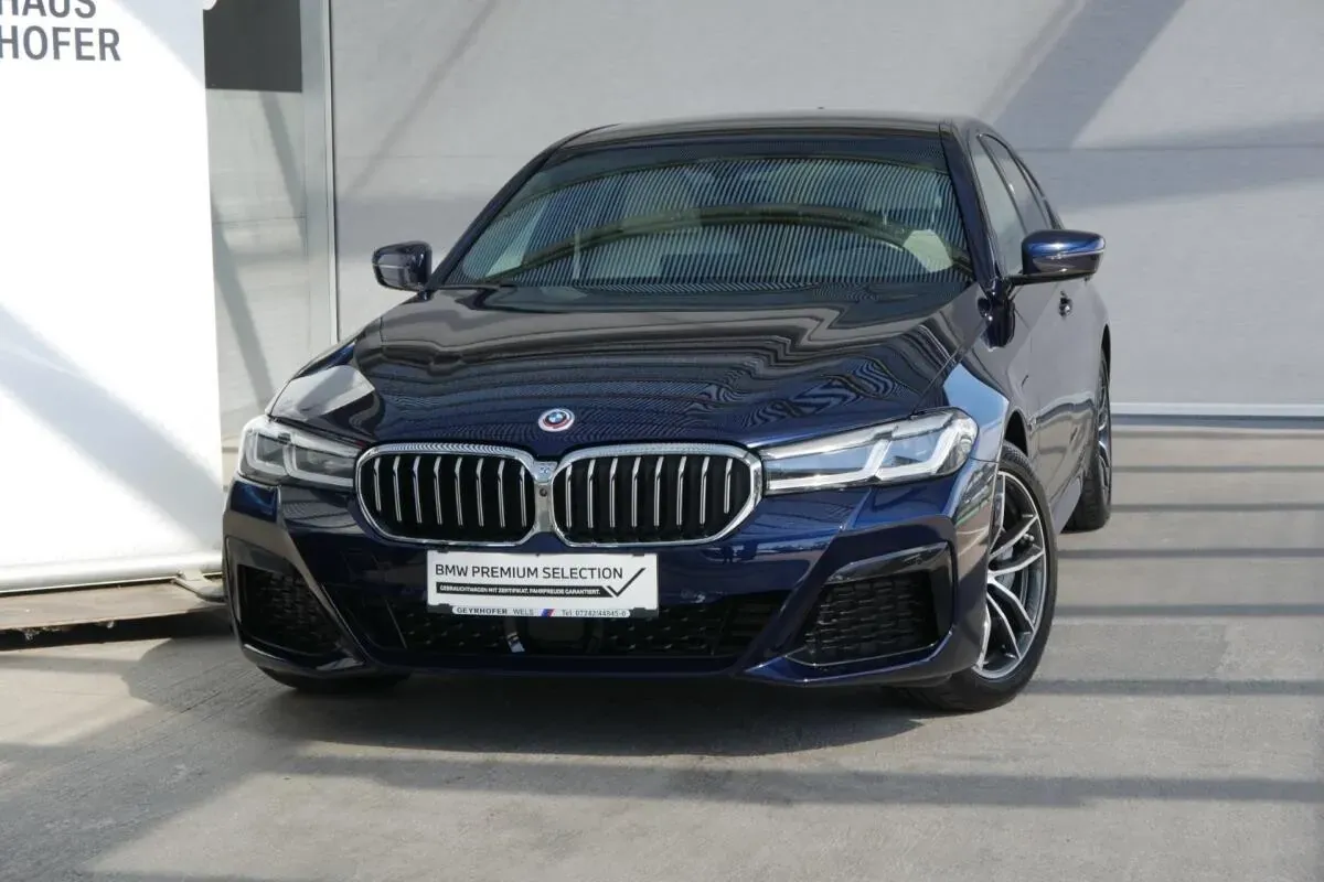 BMW 5 Series 2023 photo 2