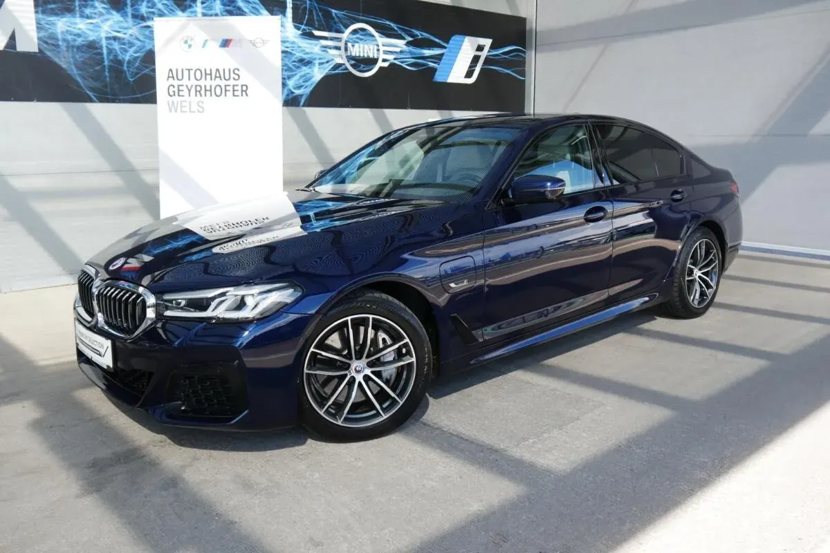 BMW 5 Series 2023 photo 3