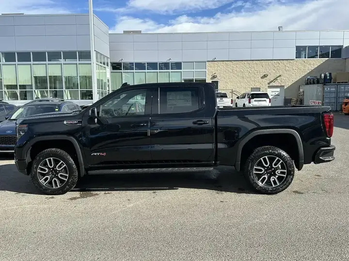 GMC Sierra 1500 2026 photo 3