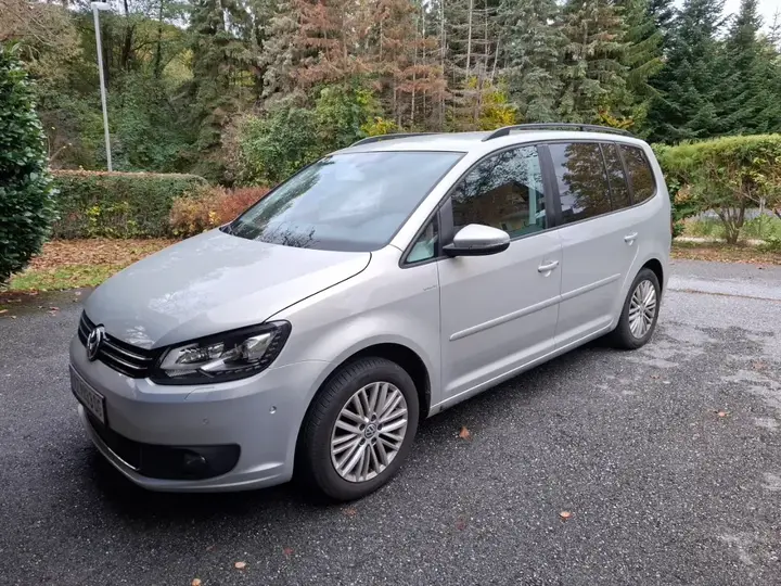 Volkswagen Touran 2014 photo 2