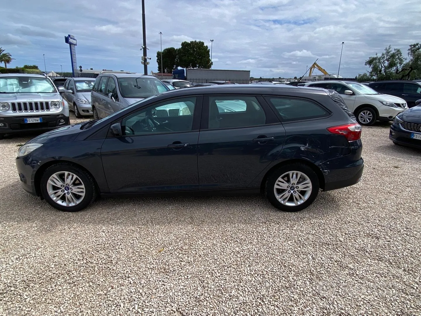 Ford Focus 2012 photo 2