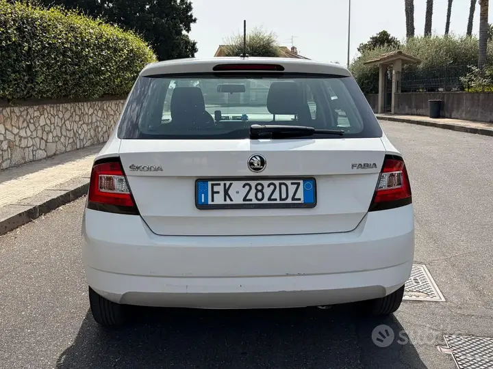 Skoda Fabia 2017 photo 2