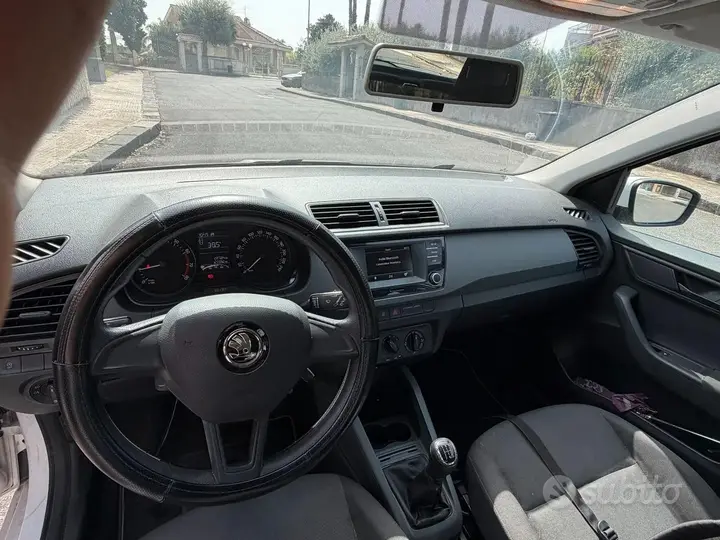 Skoda Fabia 2017 photo 5