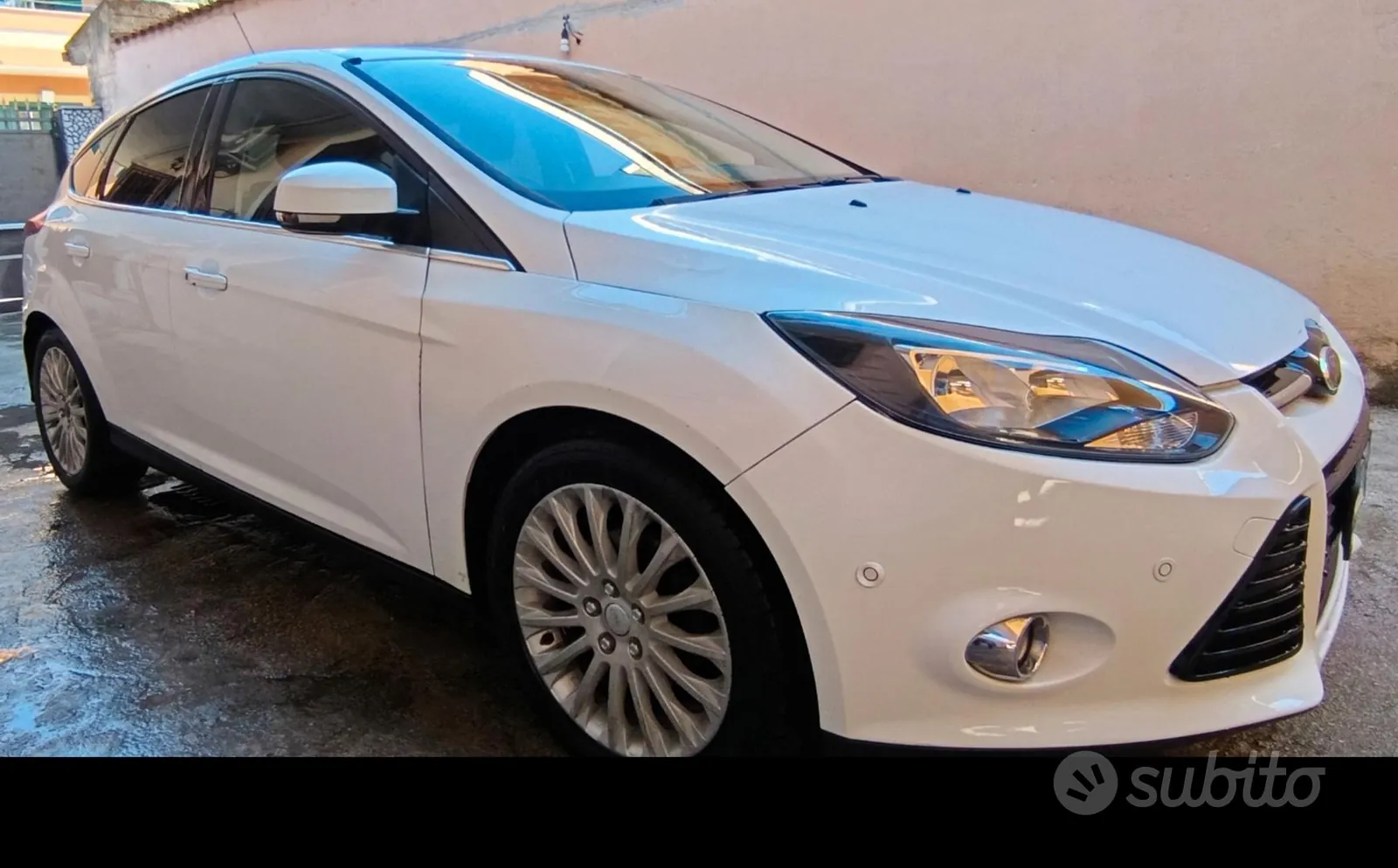 Ford Focus 2011 photo 2