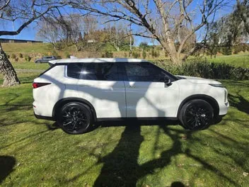 Mitsubishi Outlander 2024 photo 3