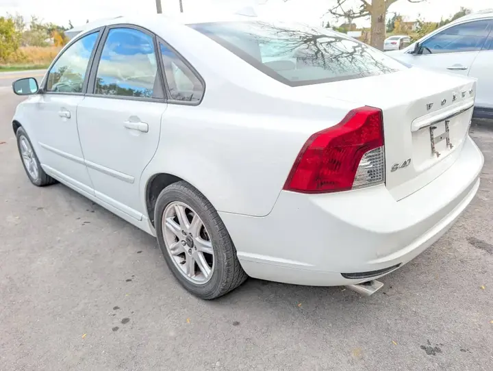 Volvo S40 2011 photo 5
