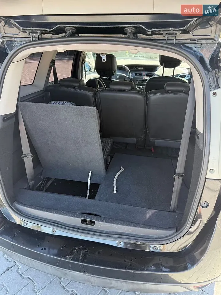 Renault Grand Scenic 2011 photo 5