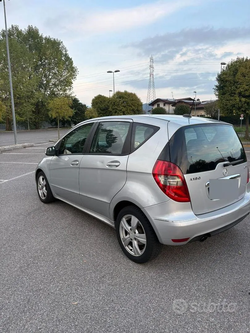 Mercedes-Benz A-Class 2009 photo 2