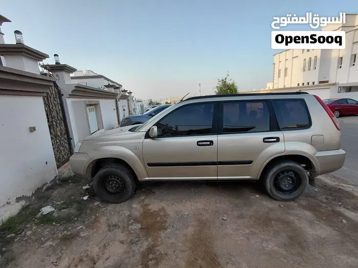 Nissan X-Trail 2012 photo 2