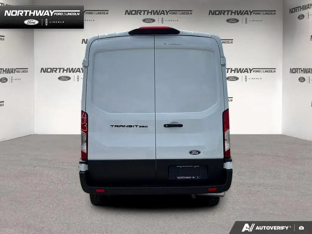 Ford Transit 2026 photo 5