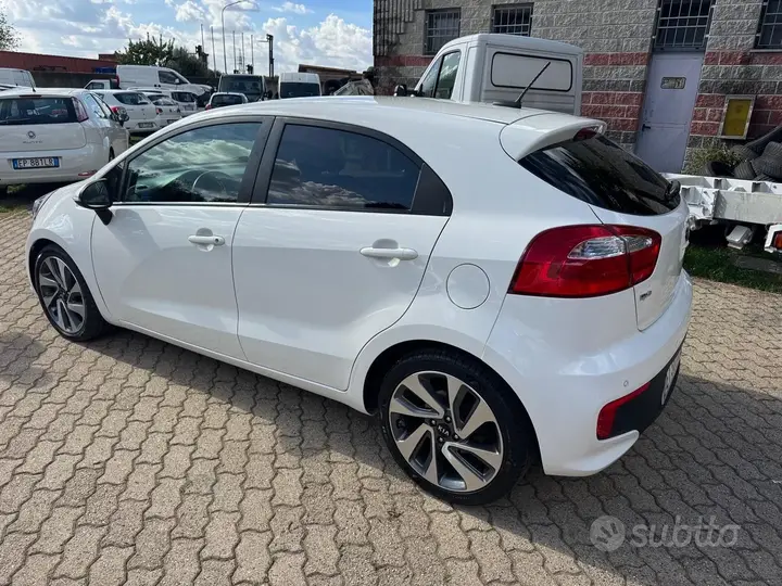 Kia Rio 2015 photo 3