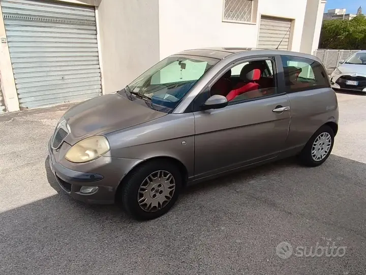 Lancia Ypsilon