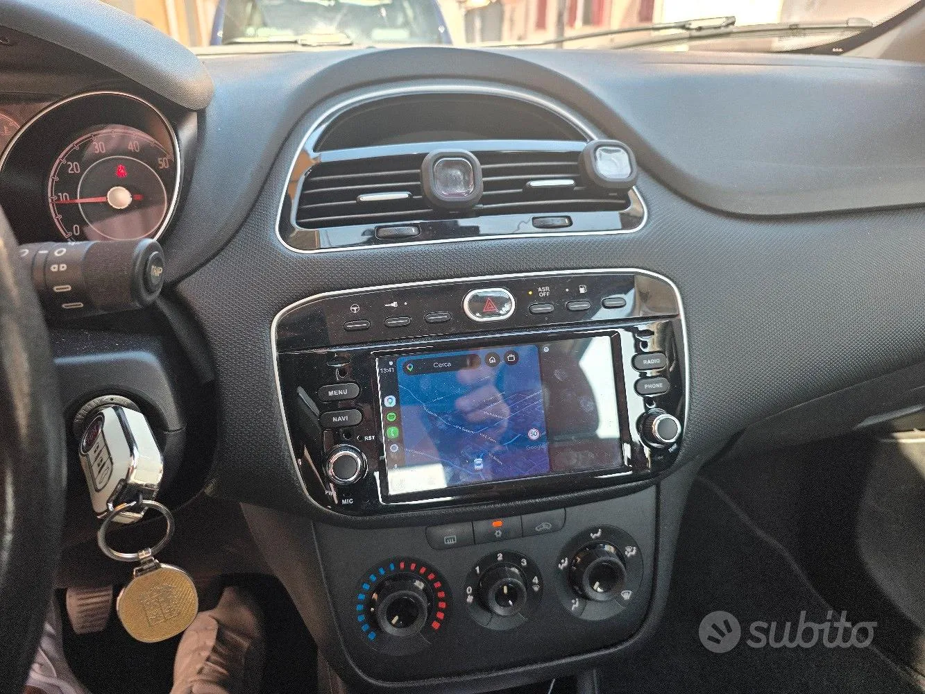 Fiat Punto 2012 photo 4