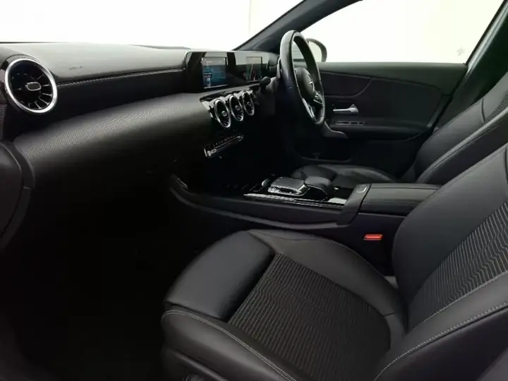 Mercedes-Benz A-Class 2019 photo 5