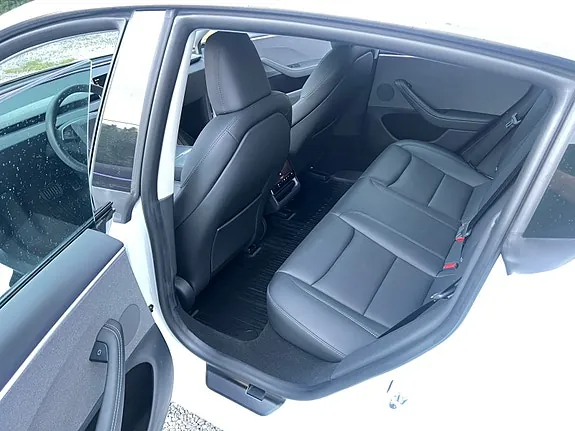 Tesla Model 3 2024 photo 5