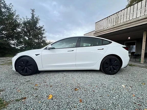 Tesla Model 3 2024 photo 3