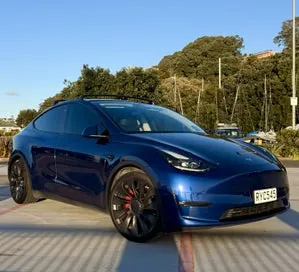 Tesla Model Y 2023 photo 2