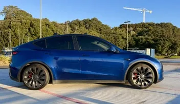 Tesla Model Y 2023 photo 4