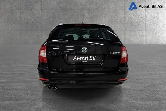 Skoda Superb 2011 photo 4