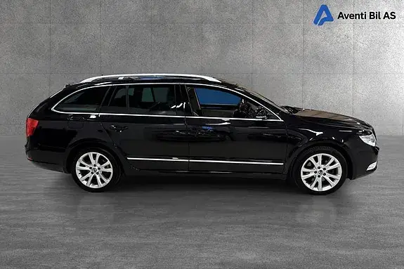 Skoda Superb 2011 photo 2