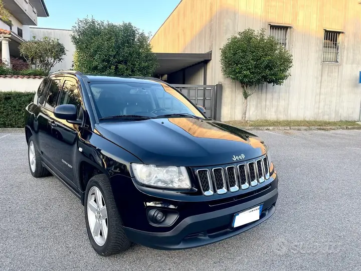 Jeep Compass 2012 photo 2
