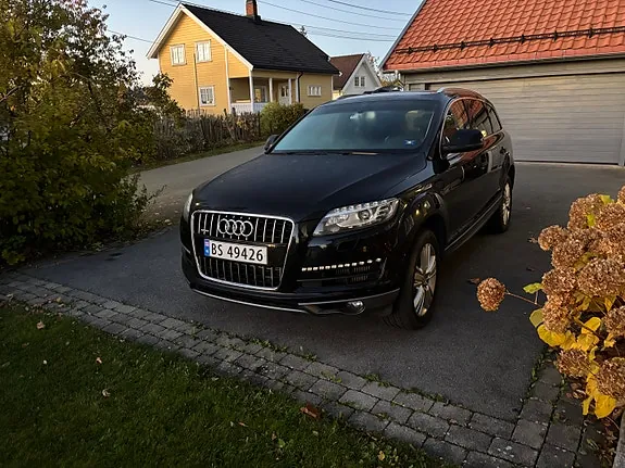 Audi Q7 2012 photo 2