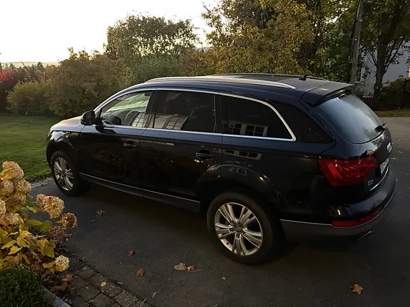 Audi Q7 2012 photo 5