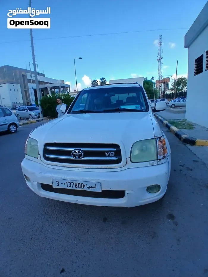 Toyota Sequoia 2004 photo 2