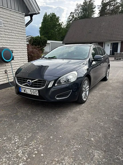 Volvo V60 2011 photo 2