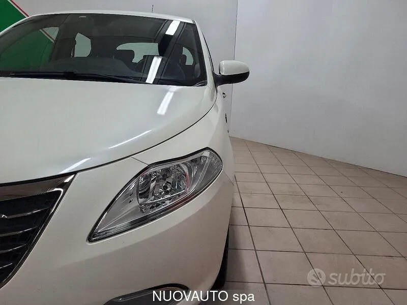 Lancia Ypsilon 2015 photo 3