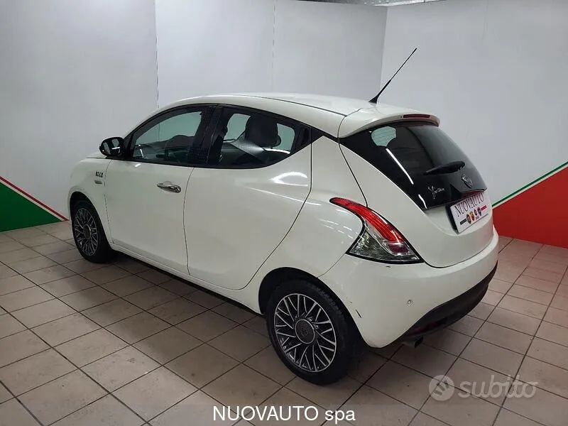 Lancia Ypsilon 2015 photo 5