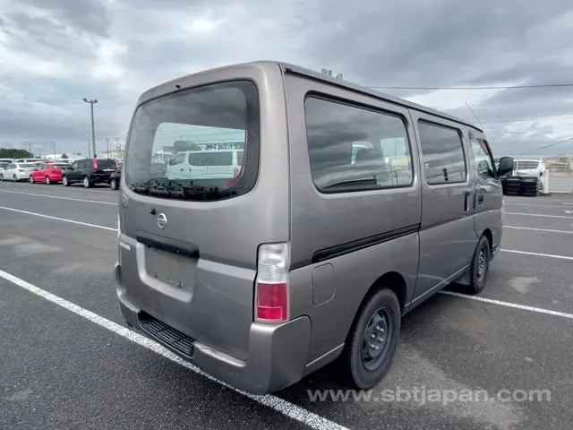Nissan Caravan 2009 photo 4