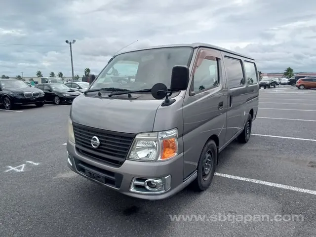 Nissan Caravan 2009 photo 2