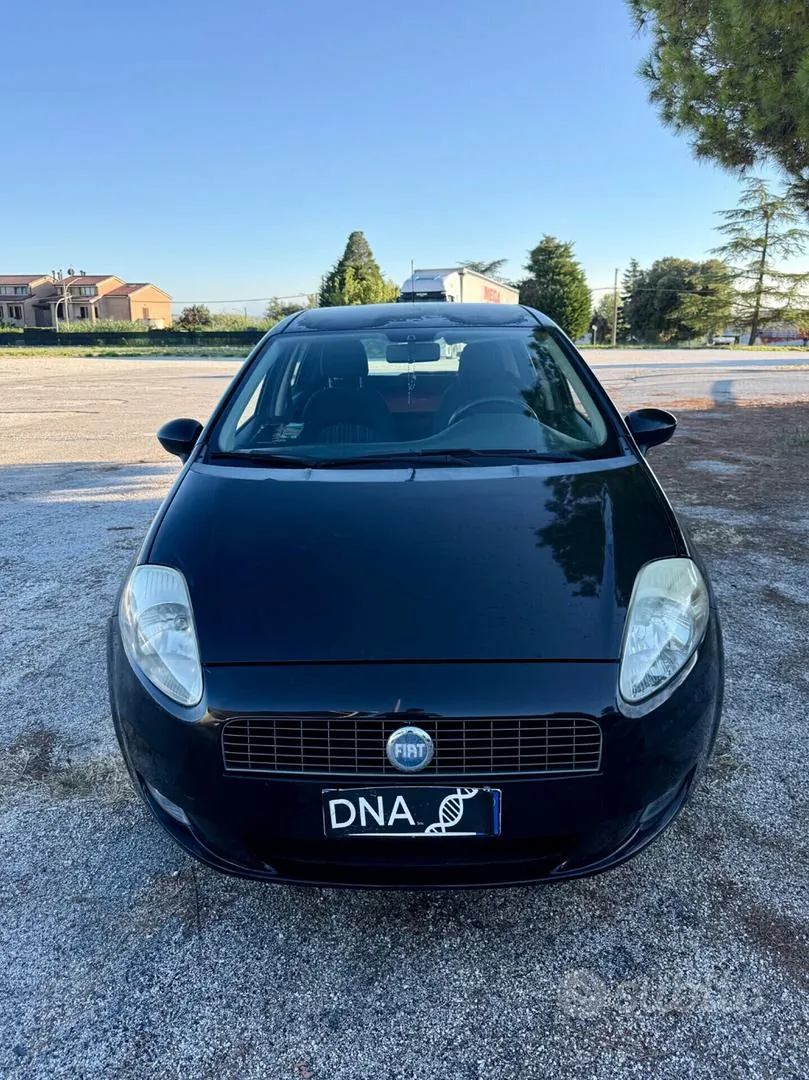 Fiat Grande Punto 2007 photo 2
