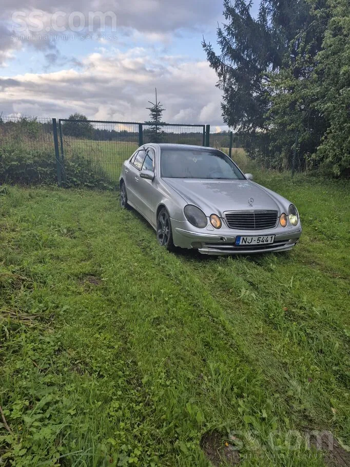 Mercedes-Benz E270